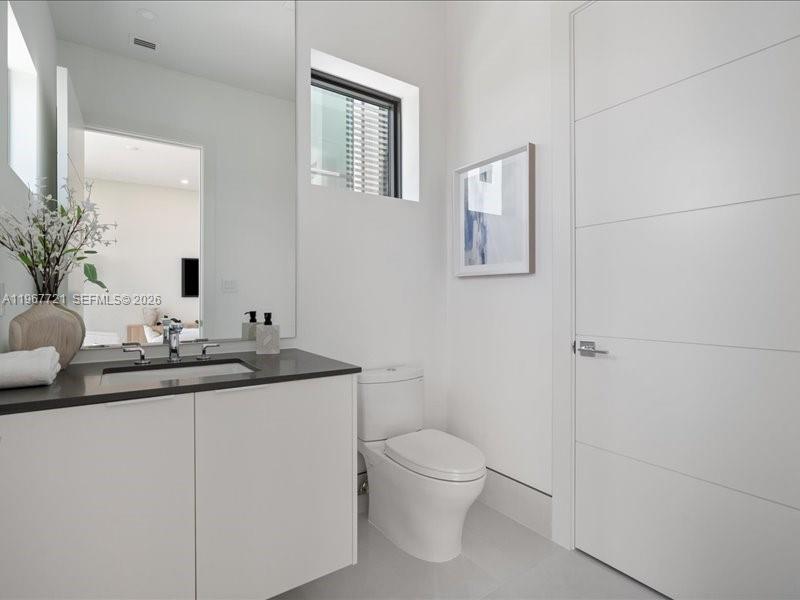 4008 NE 167th St #6, North Miami Beach FL 33160