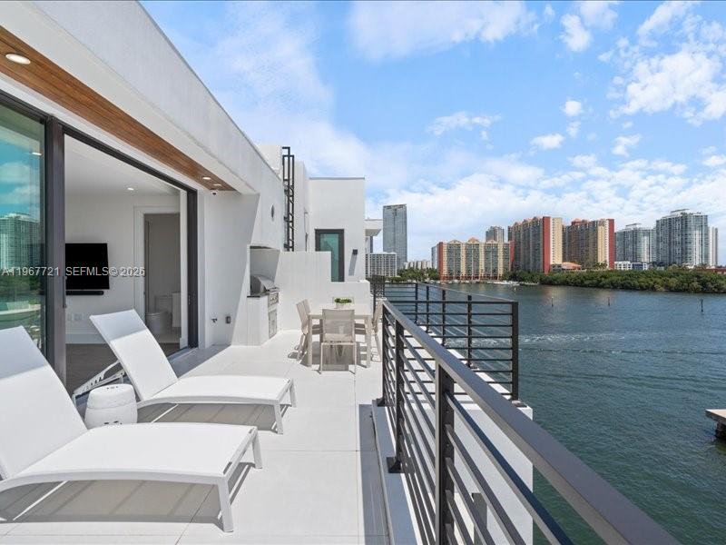 4008 NE 167th St #6, North Miami Beach FL 33160
