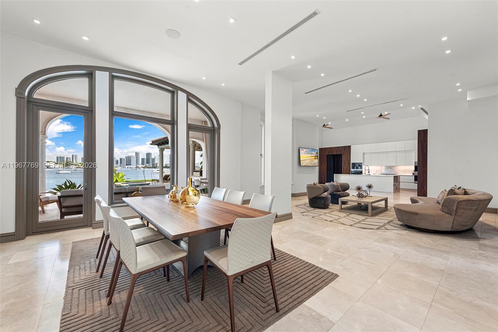 432 S Hibiscus Dr, Miami Beach FL 33139