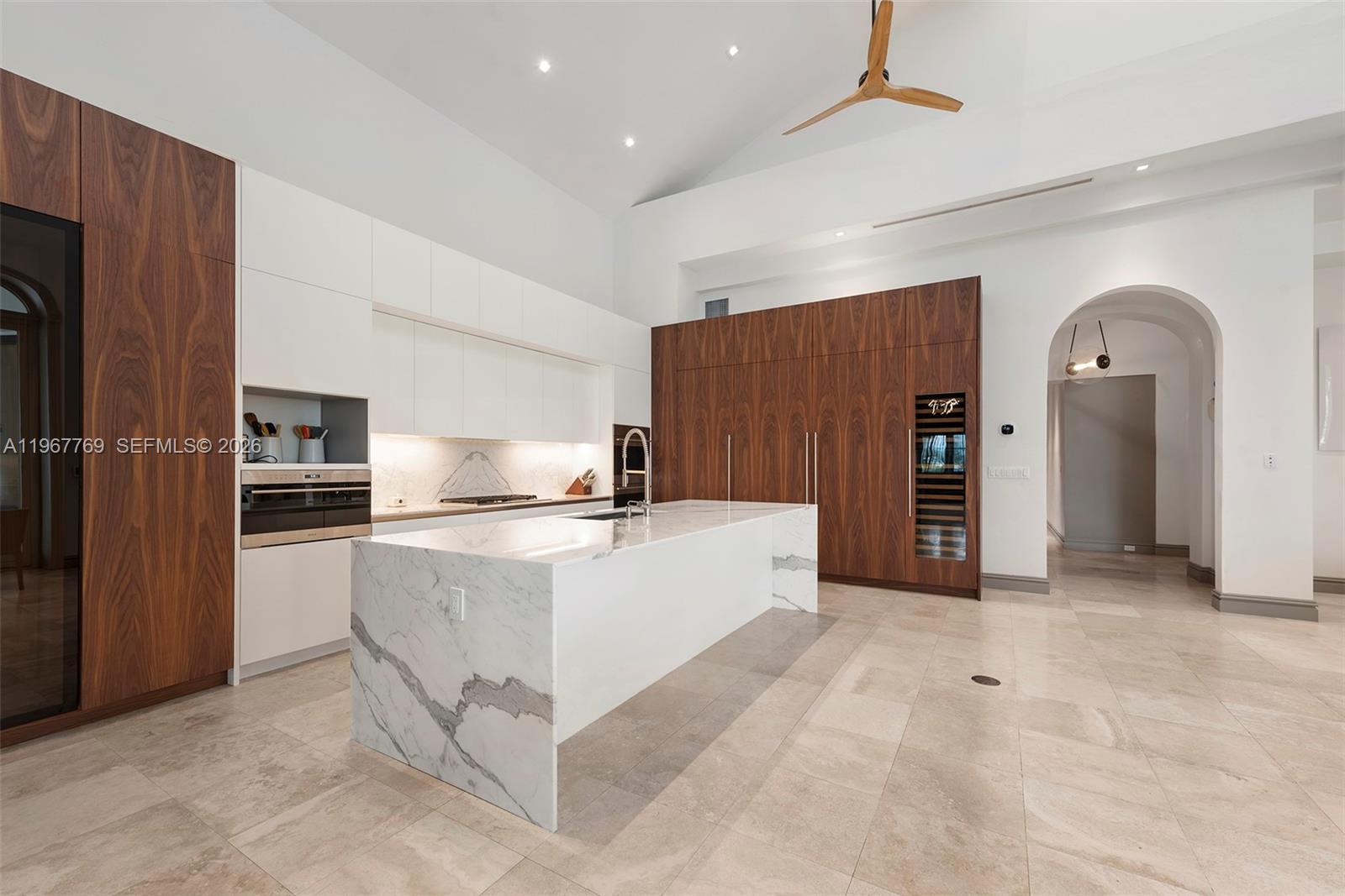 432 S Hibiscus Dr, Miami Beach FL 33139