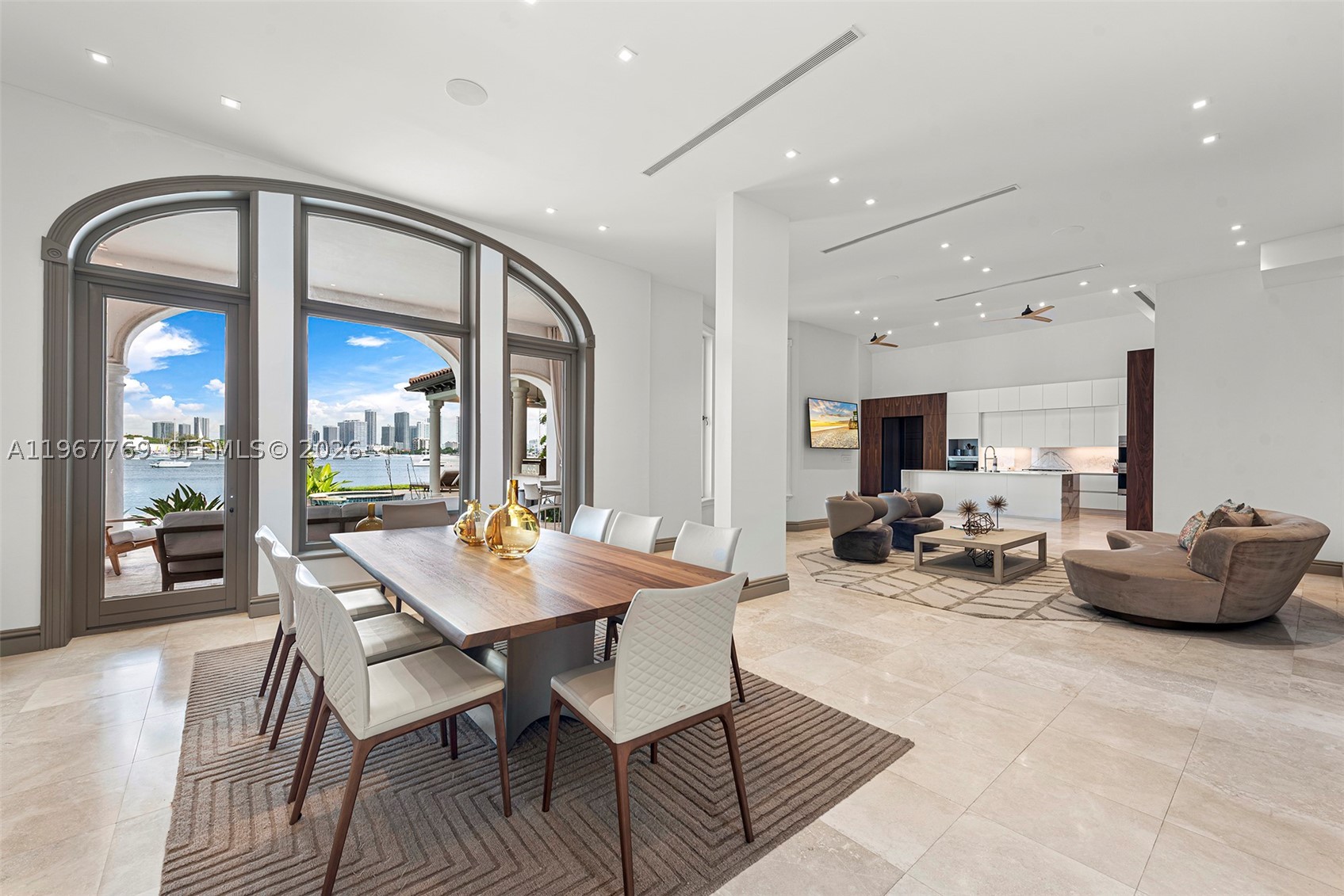 432 S Hibiscus Dr, Miami Beach FL 33139