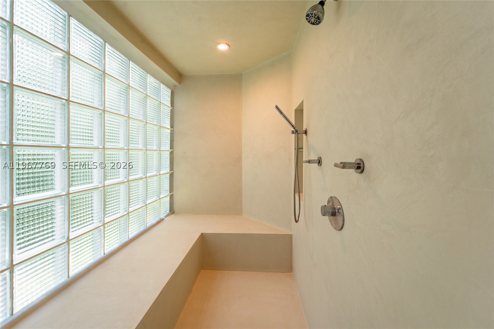 432 S Hibiscus Dr, Miami Beach FL 33139