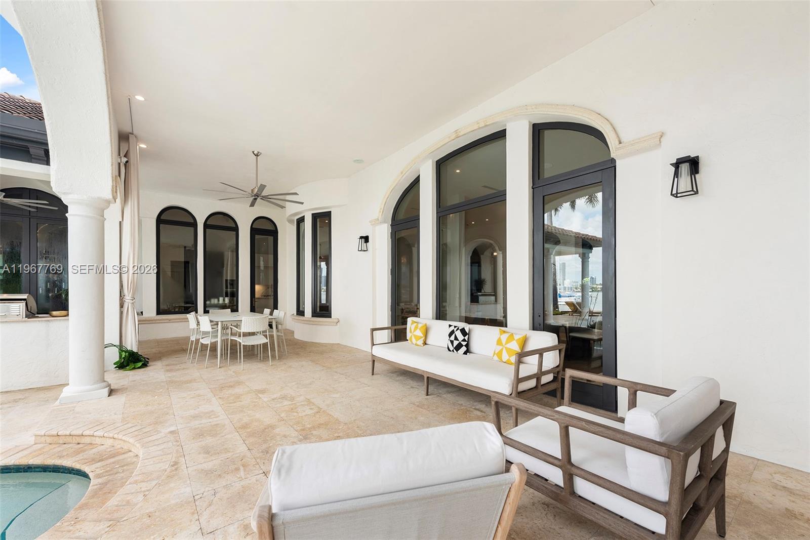 432 S Hibiscus Dr, Miami Beach FL 33139