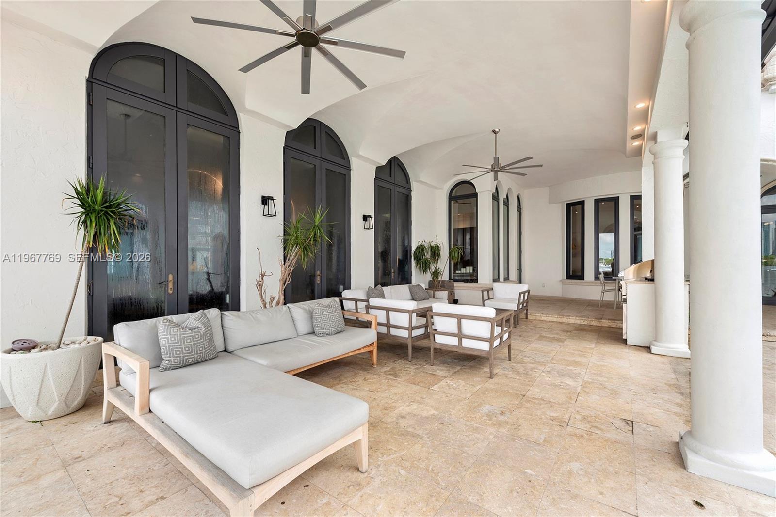 432 S Hibiscus Dr, Miami Beach FL 33139