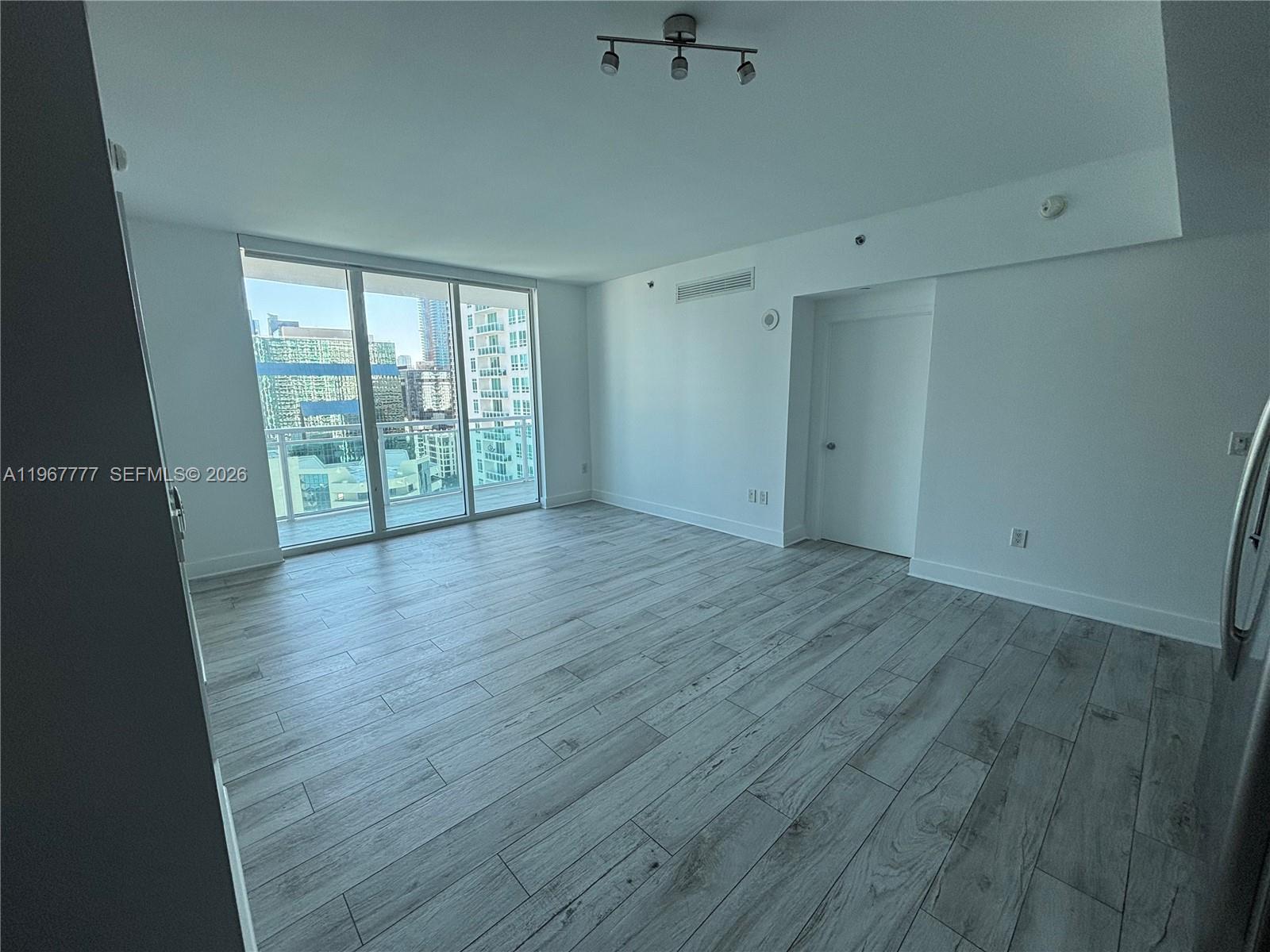 950 Brickell Bay Dr #2007, Miami FL 33131