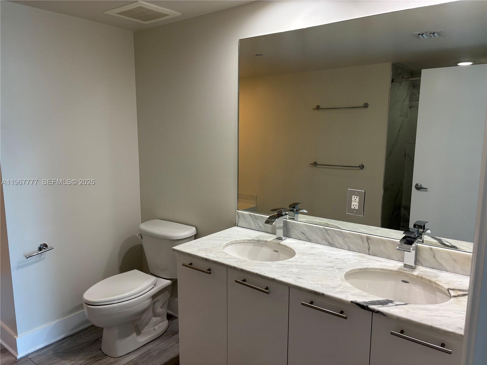 950 Brickell Bay Dr #2007, Miami FL 33131