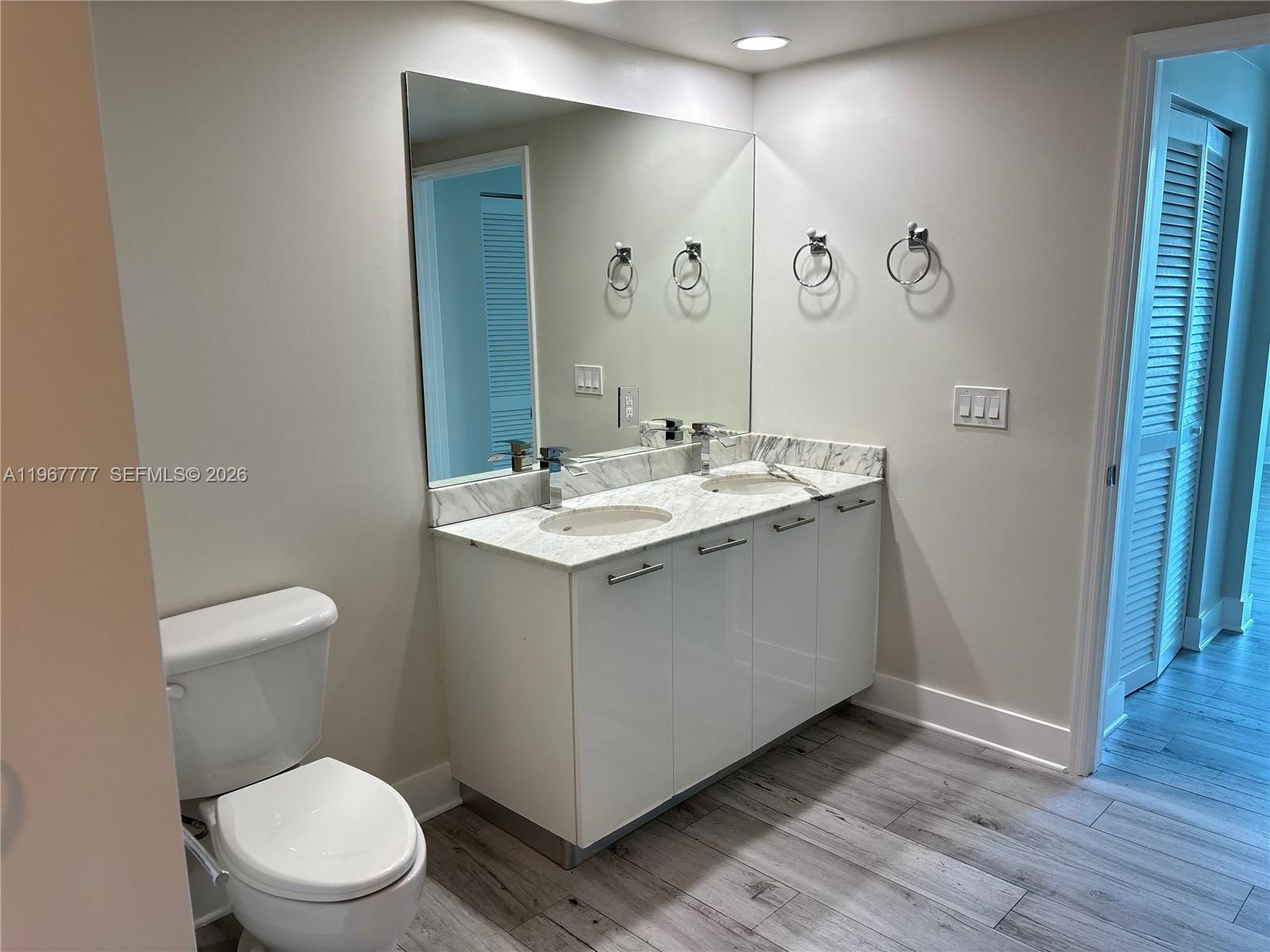 950 Brickell Bay Dr #2007, Miami FL 33131