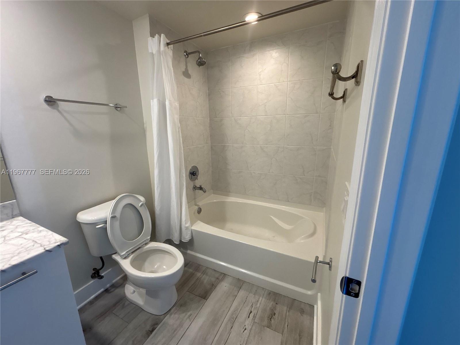950 Brickell Bay Dr #2007, Miami FL 33131
