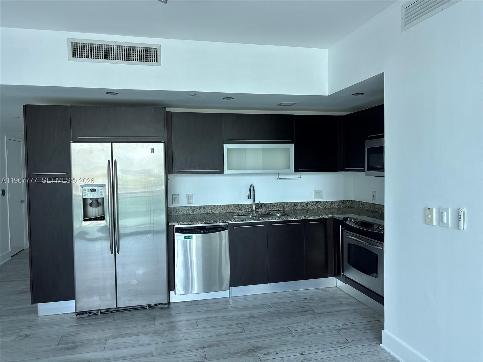 950 Brickell Bay Dr #2007, Miami FL 33131