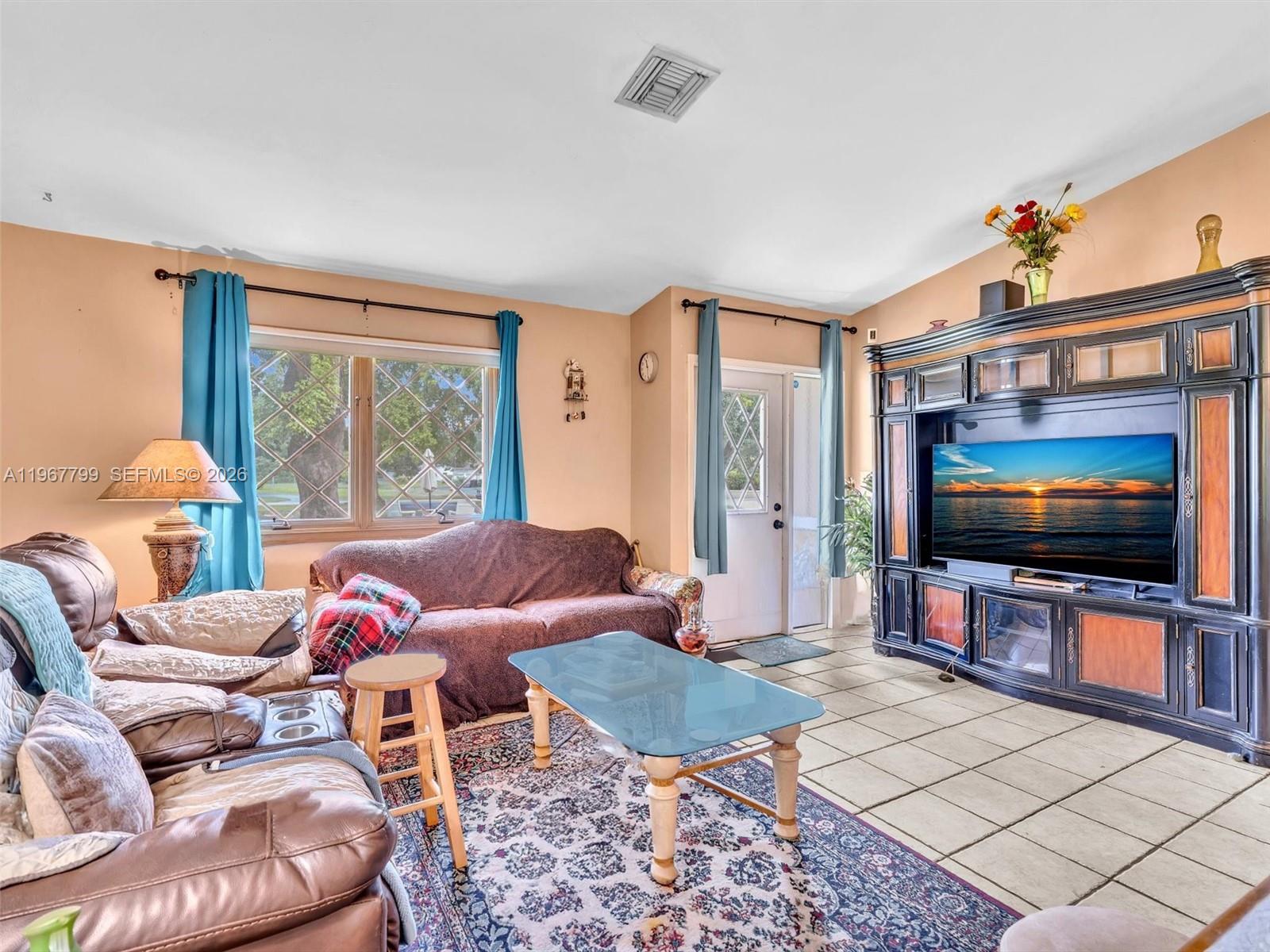 5310 SW 109th Ave, Davie FL 33328