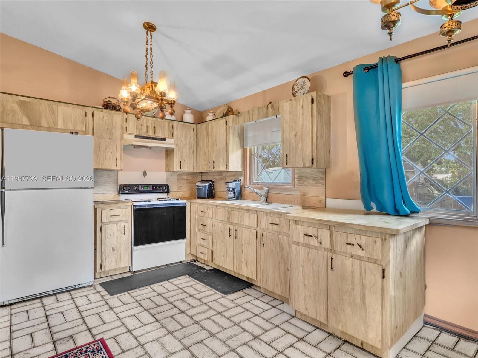 5310 SW 109th Ave, Davie FL 33328