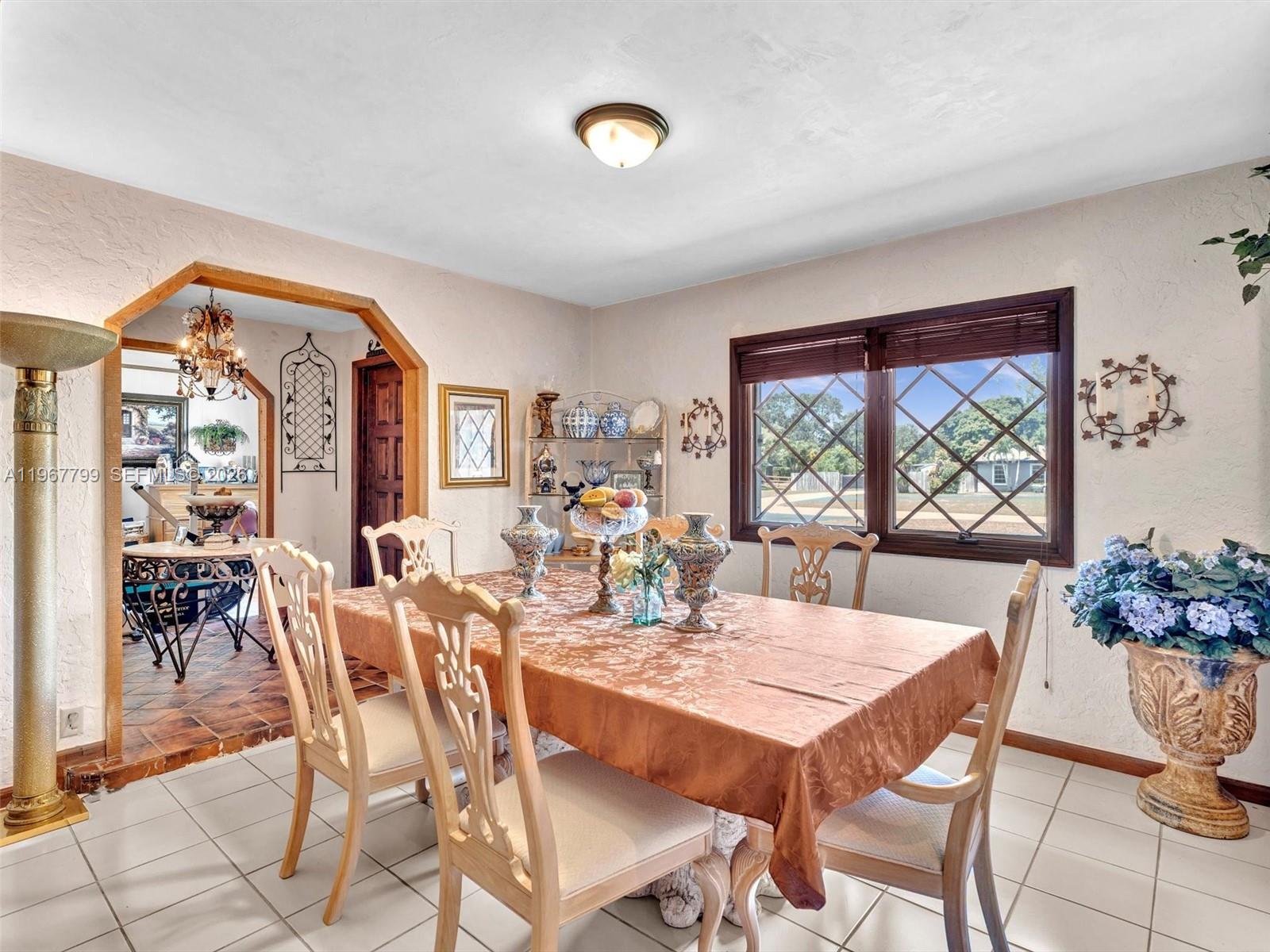 5310 SW 109th Ave, Davie FL 33328