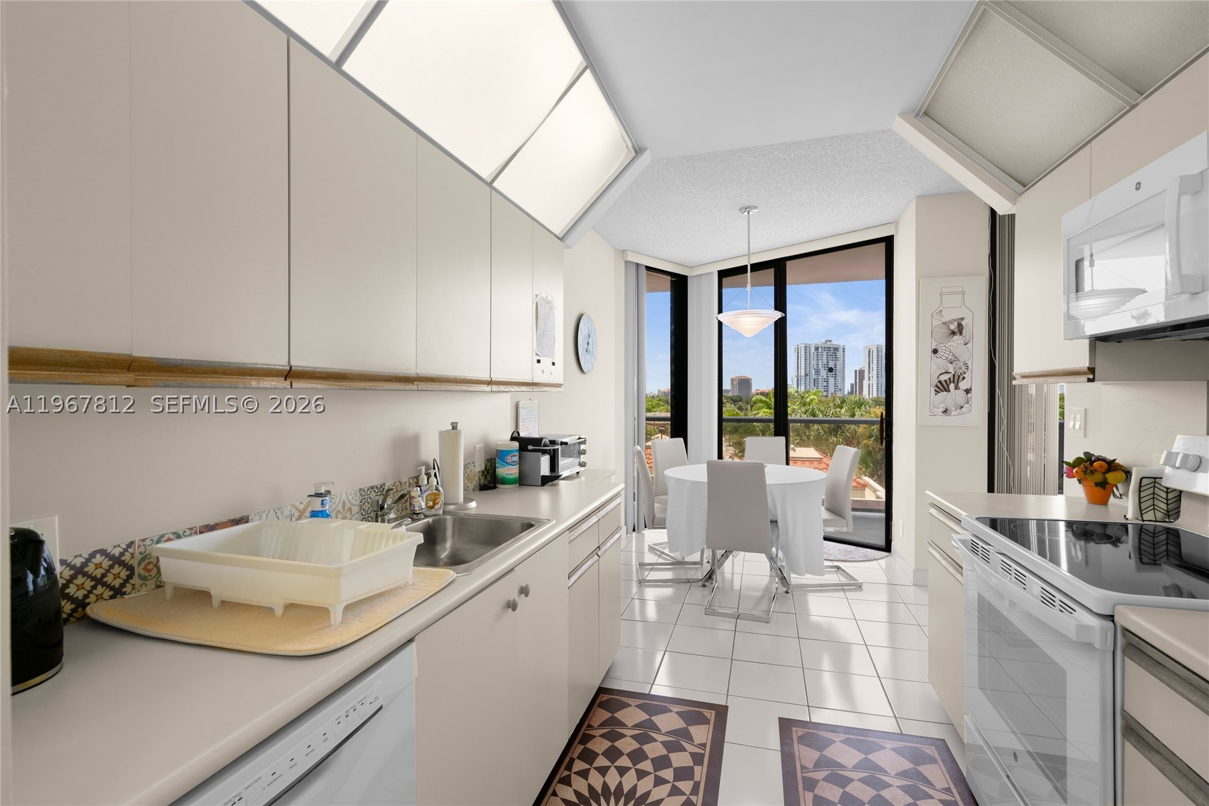 20281 E Country Club Dr #403, Aventura FL 33180