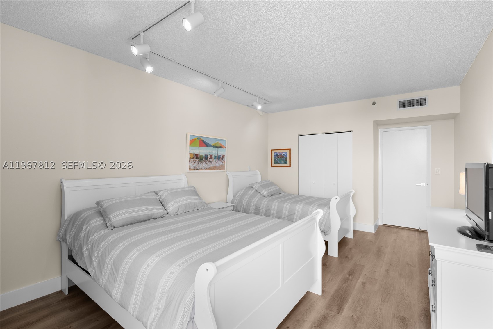 20281 E Country Club Dr #403, Aventura FL 33180