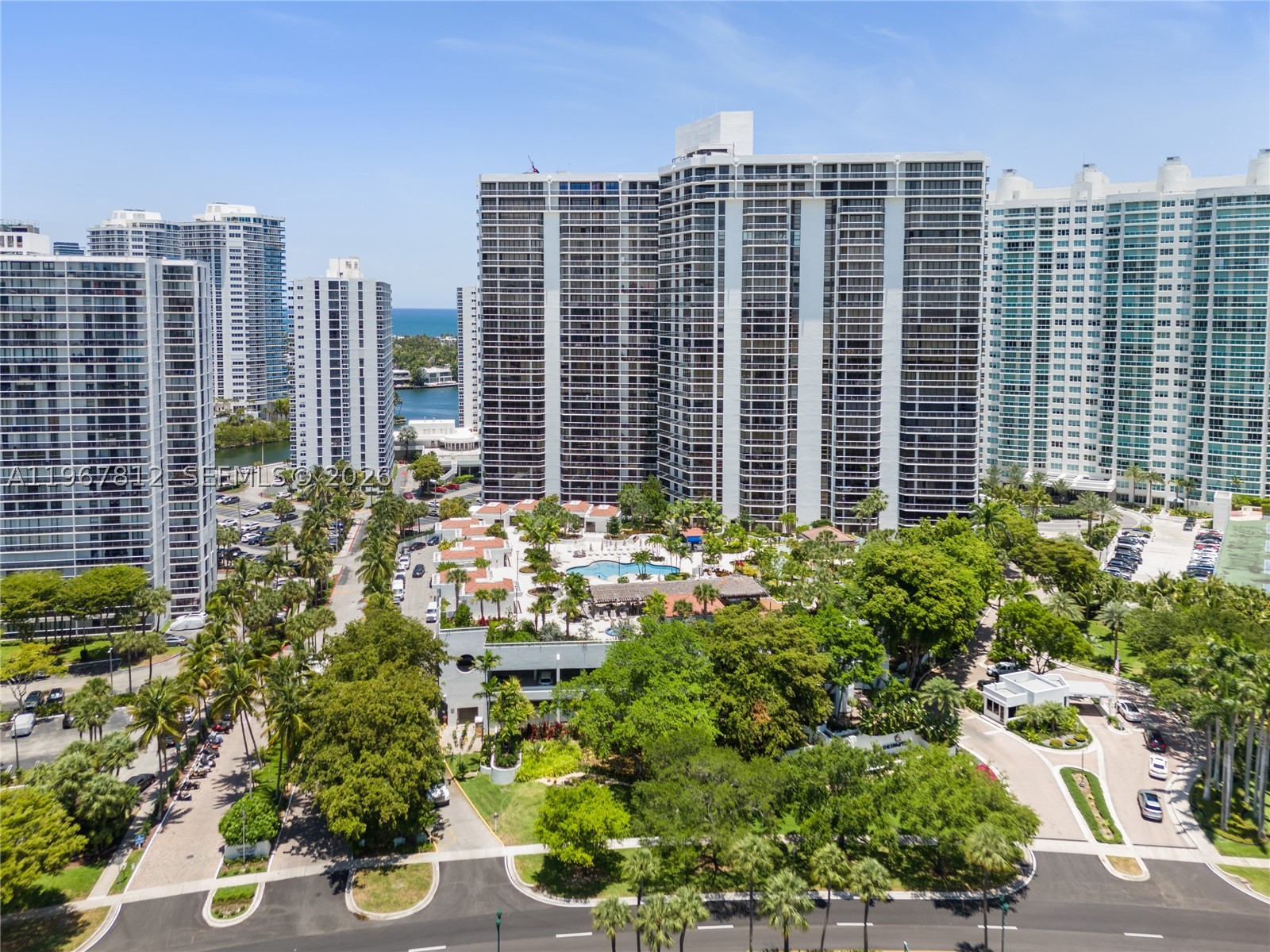 20281 E Country Club Dr #403, Aventura FL 33180