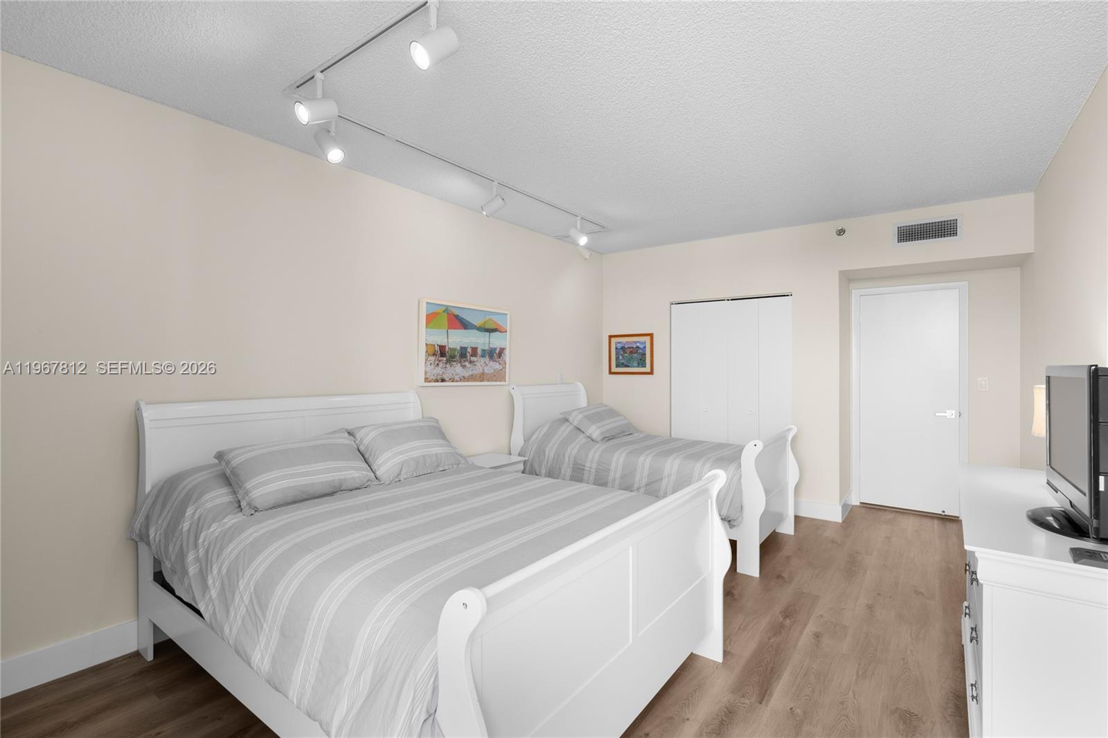 20281 E Country Club Dr #403, Aventura FL 33180