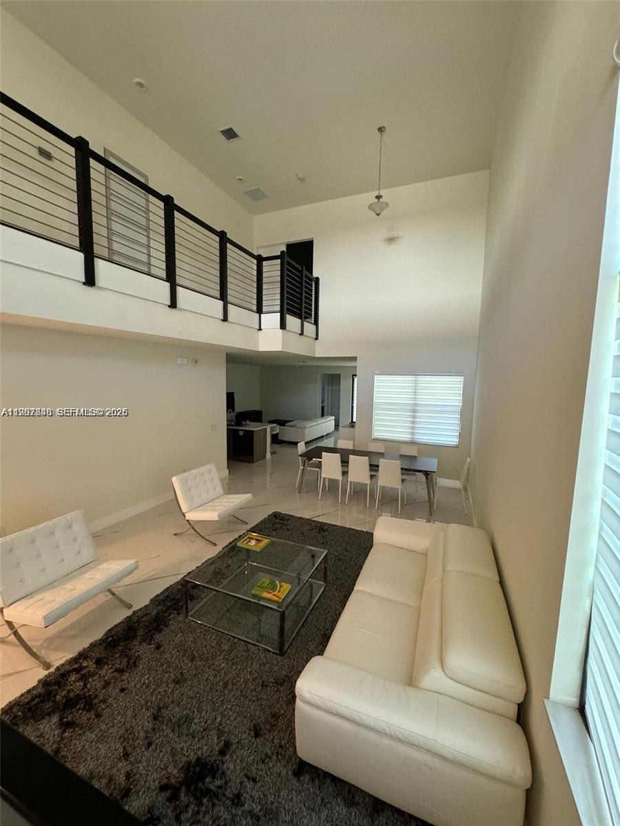 10376 NW 76th Ter, Doral FL 33178