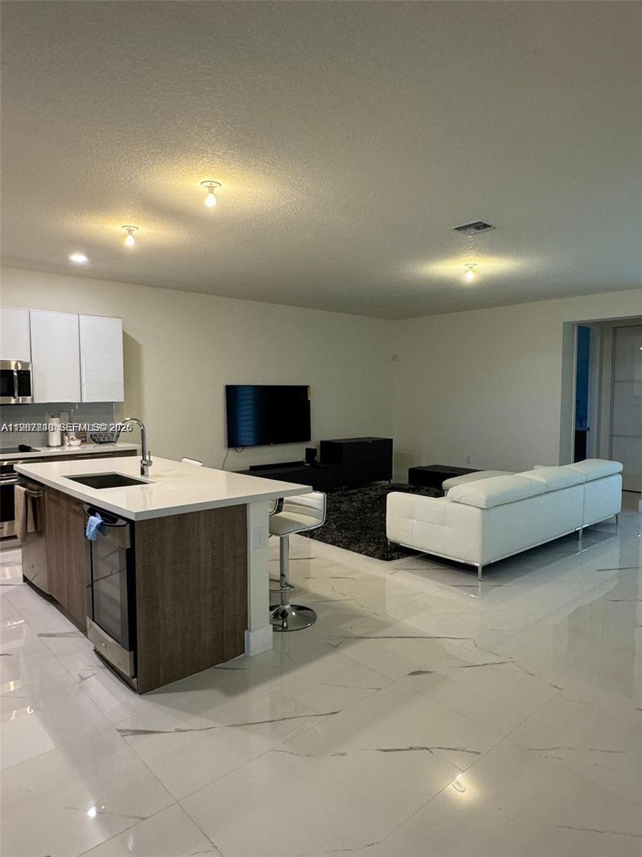 10376 NW 76th Ter, Doral FL 33178