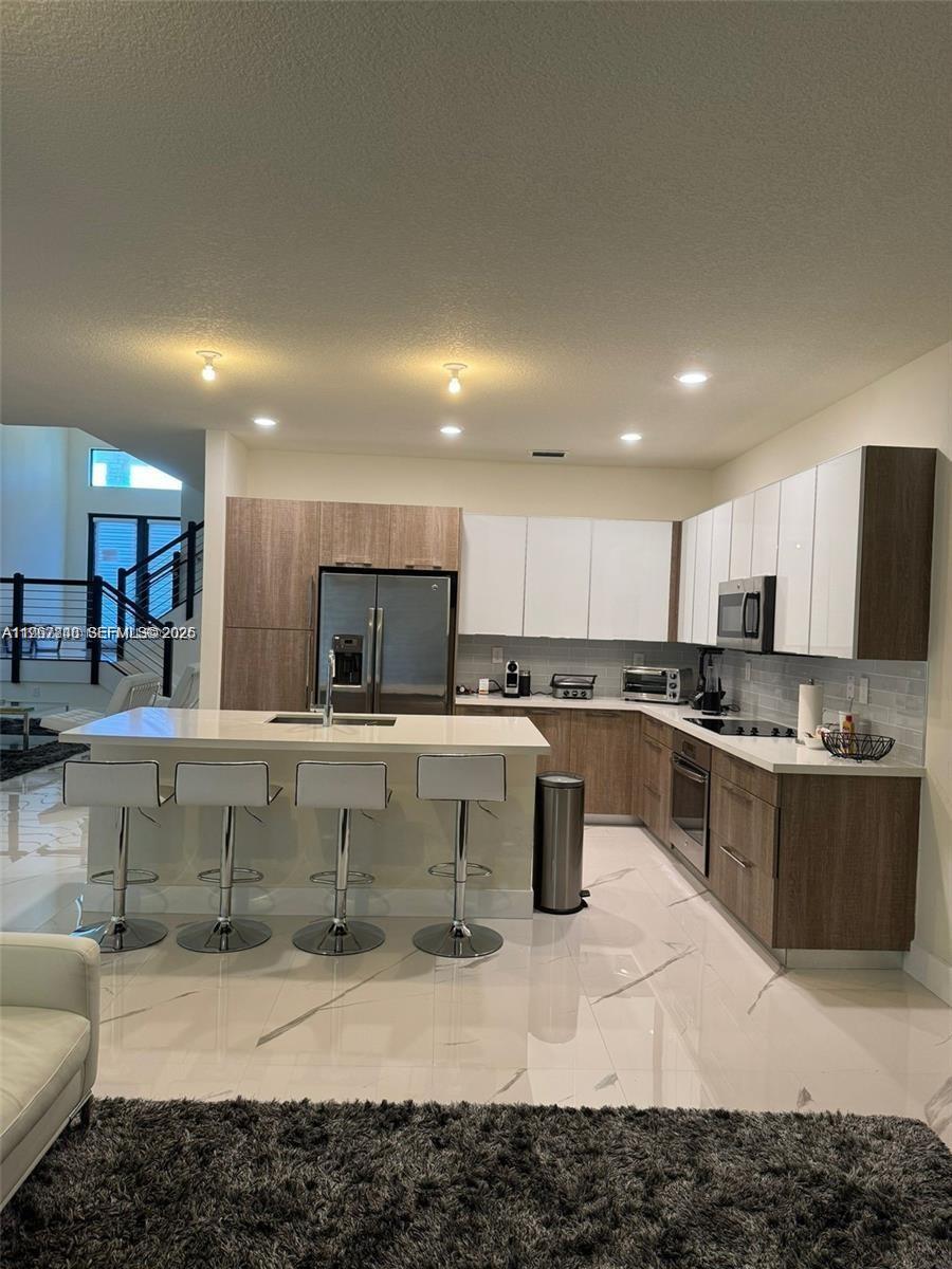10376 NW 76th Ter, Doral FL 33178