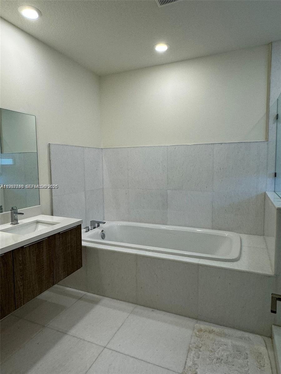 10376 NW 76th Ter, Doral FL 33178