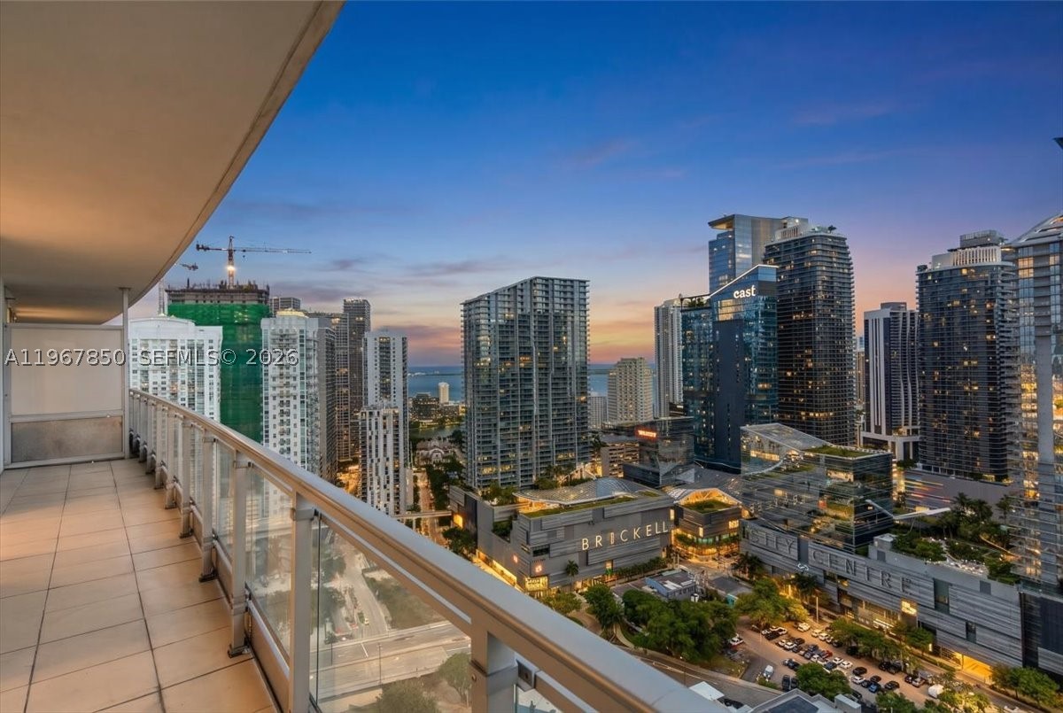 92 SW 3rd St #3804, Miami FL 33130