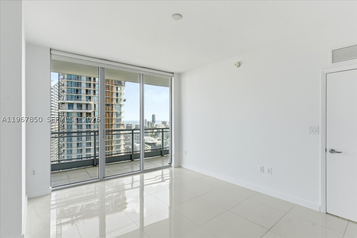 92 SW 3rd St #3804, Miami FL 33130