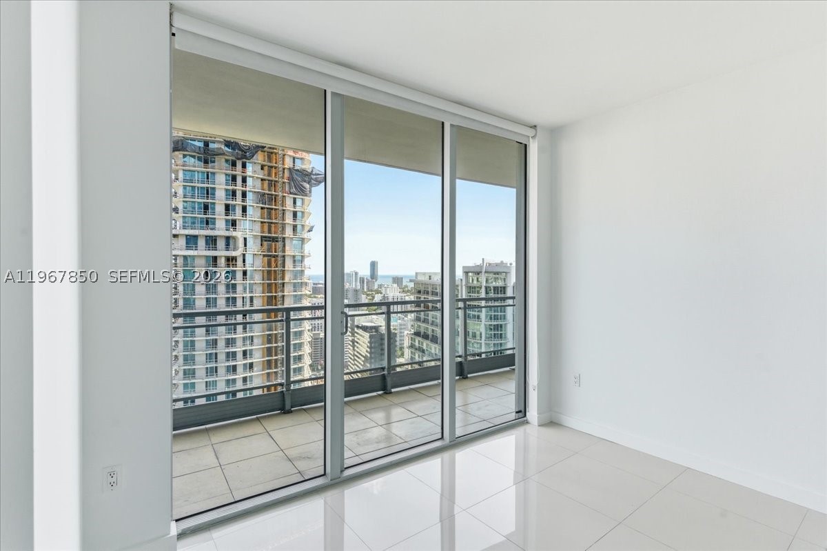 92 SW 3rd St #3804, Miami FL 33130