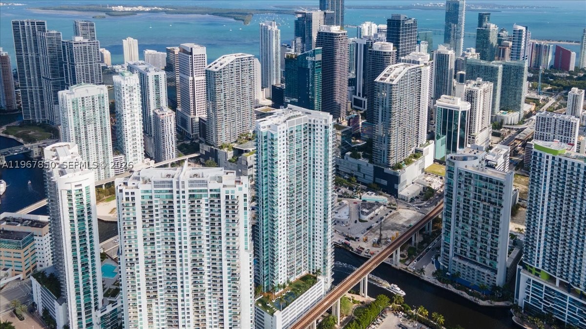 92 SW 3rd St #3804, Miami FL 33130