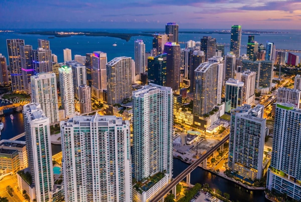92 SW 3rd St #3804, Miami FL 33130