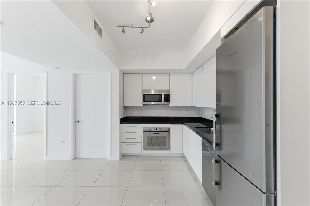 92 SW 3rd St #3804, Miami FL 33130