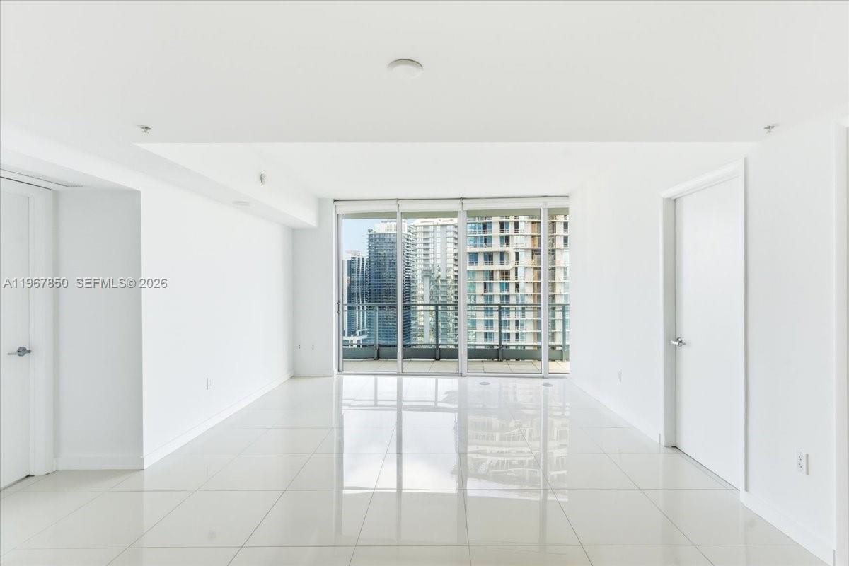 92 SW 3rd St #3804, Miami FL 33130