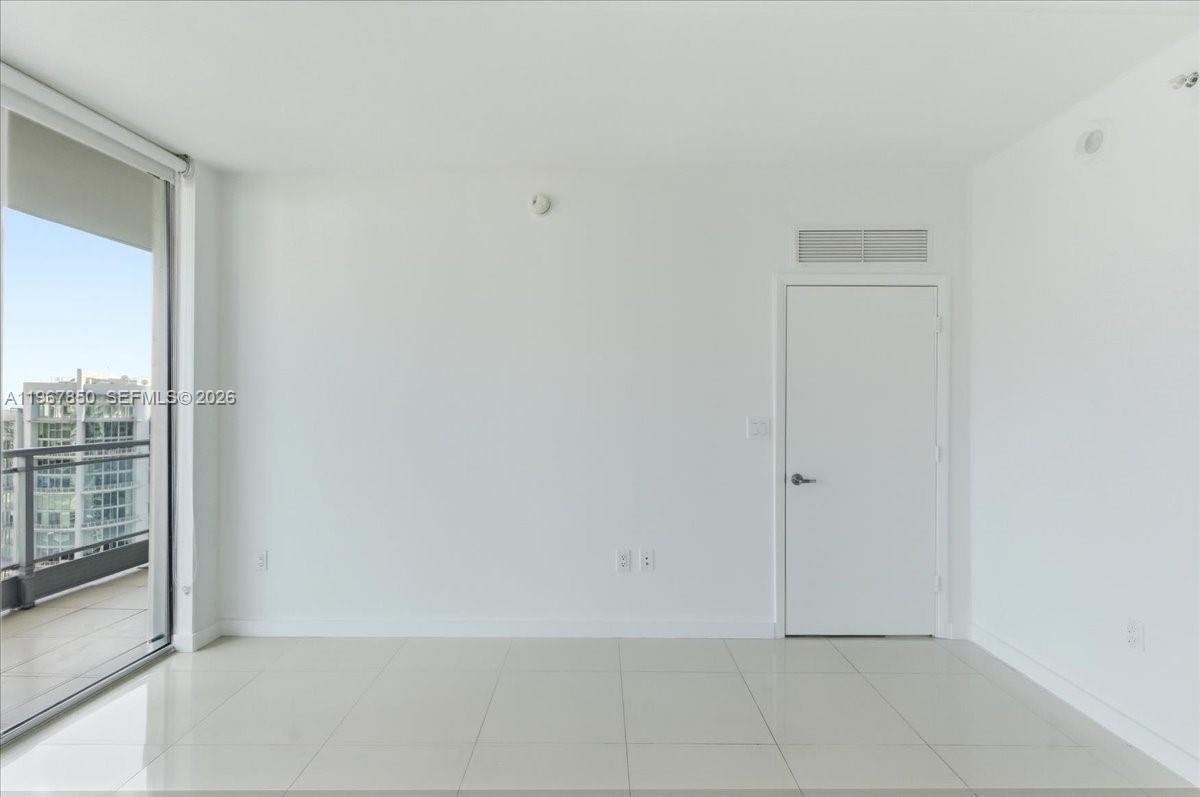 92 SW 3rd St #3804, Miami FL 33130