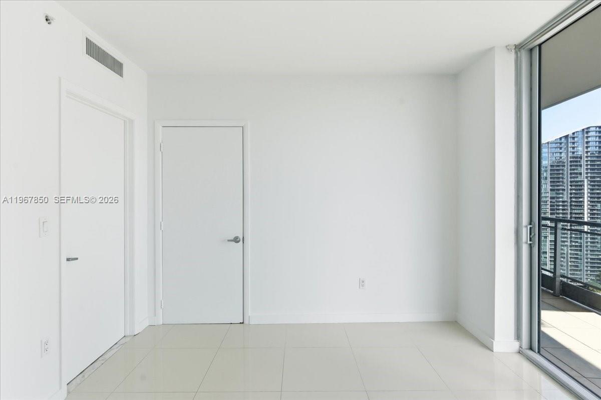 92 SW 3rd St #3804, Miami FL 33130