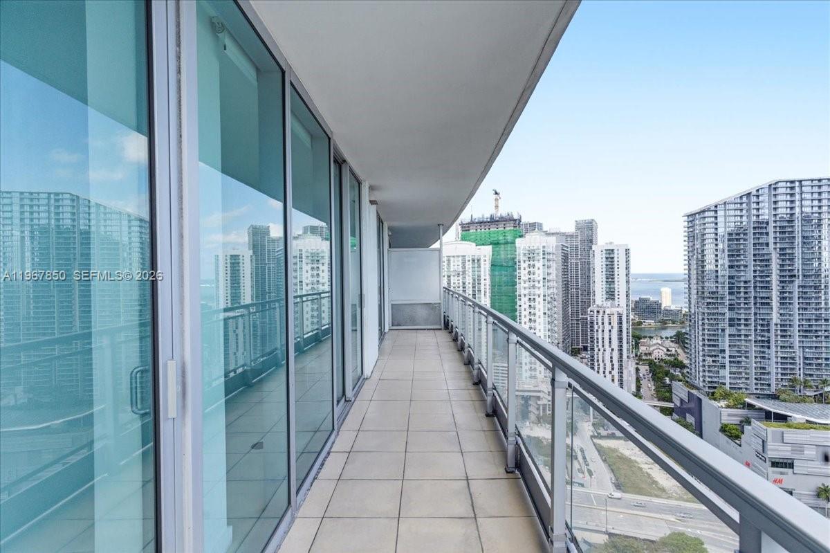 92 SW 3rd St #3804, Miami FL 33130