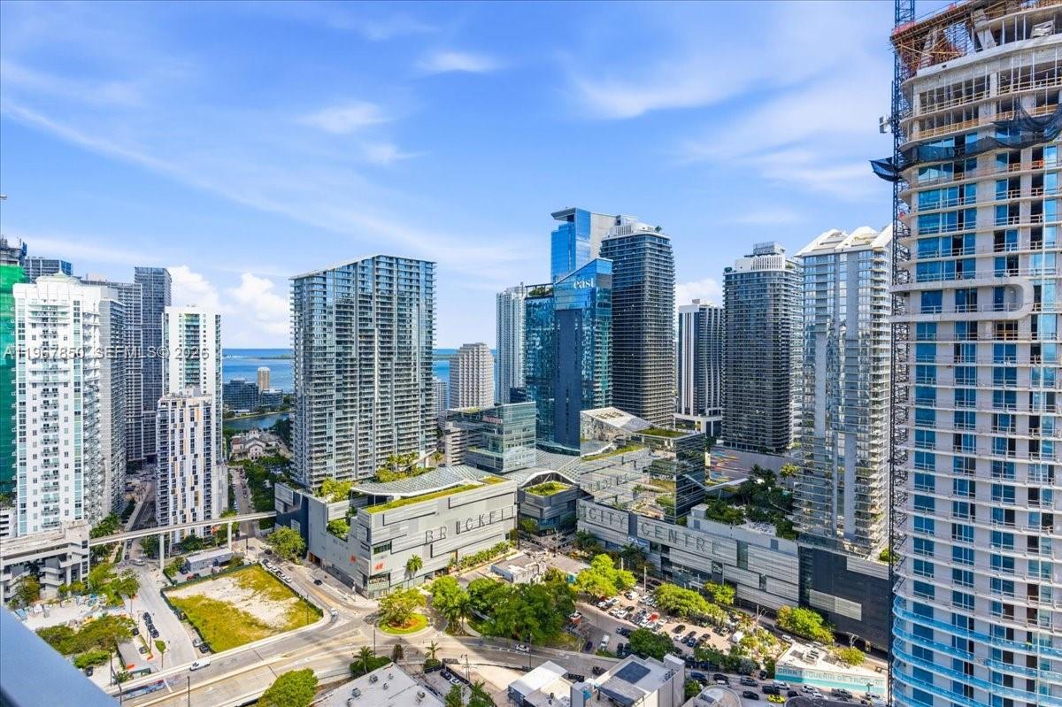 92 SW 3rd St #3804, Miami FL 33130