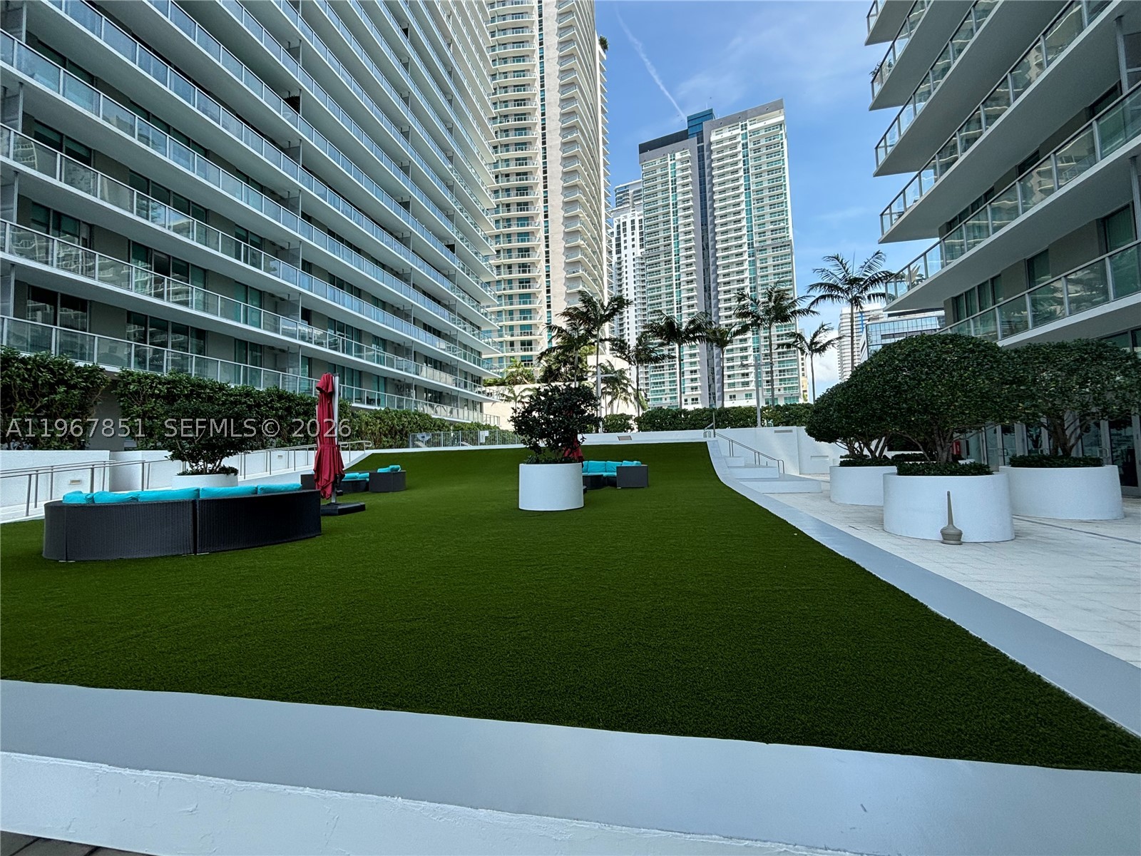 79 SW 12th St #2703-S, Miami FL 33130
