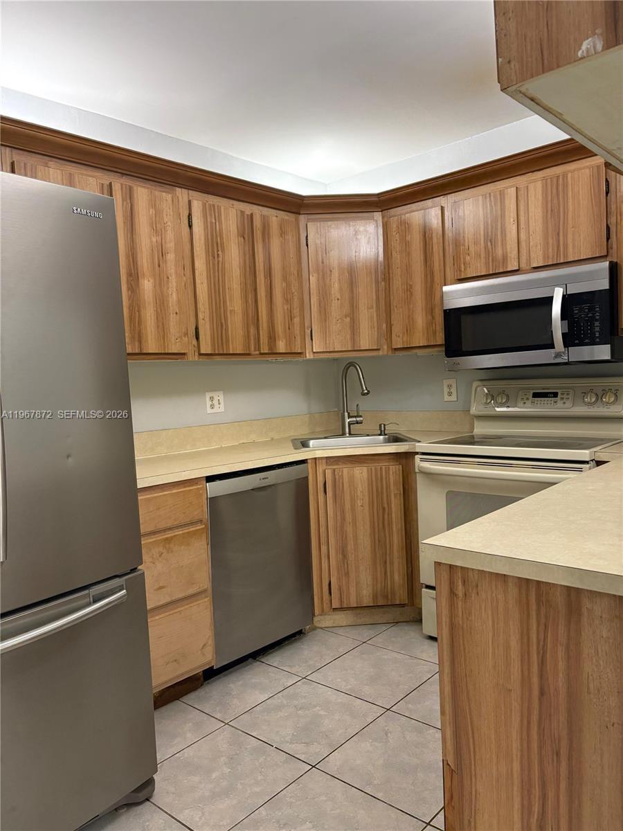702 Sunny Pine Way #A1, Green Acres FL 33415