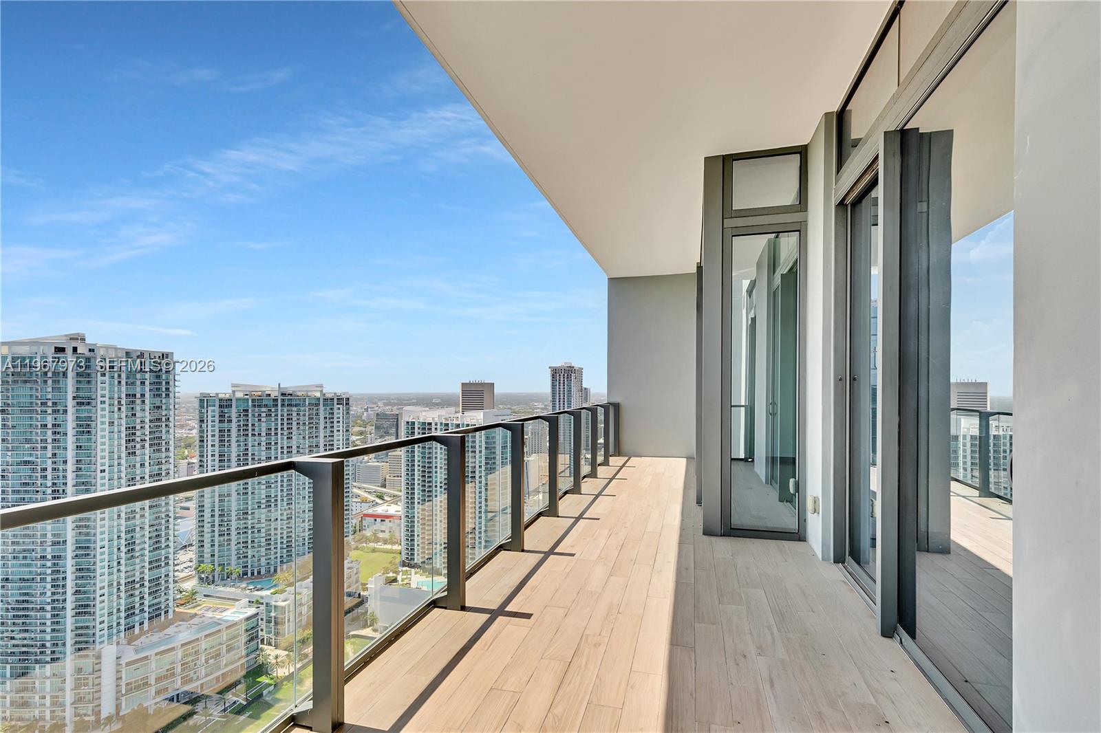 68 SE 6th St #4110, Miami FL 33131