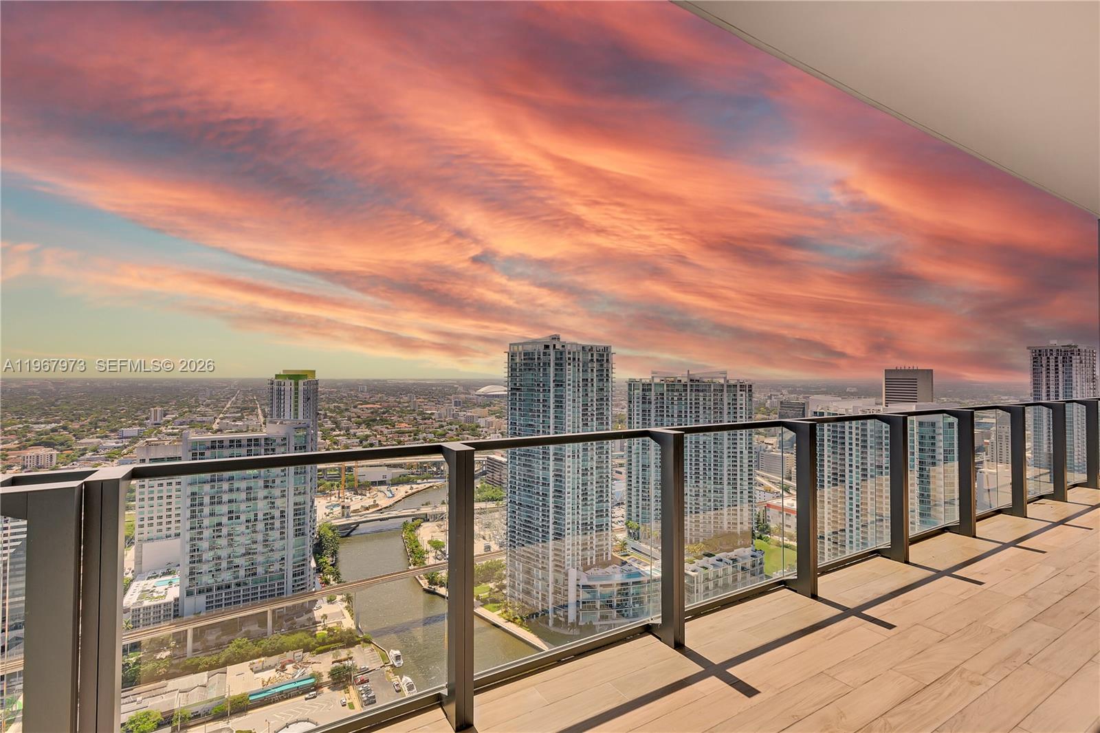 68 SE 6th St #4110, Miami FL 33131