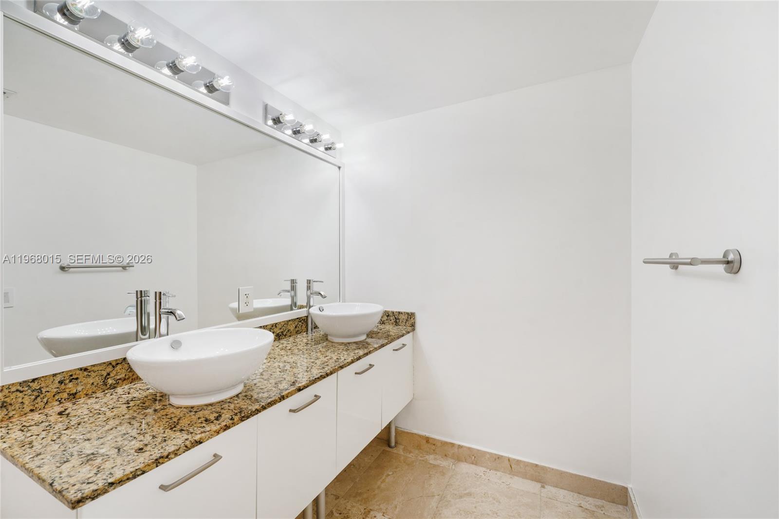 41 SE 5th St #1514, Miami FL 33131