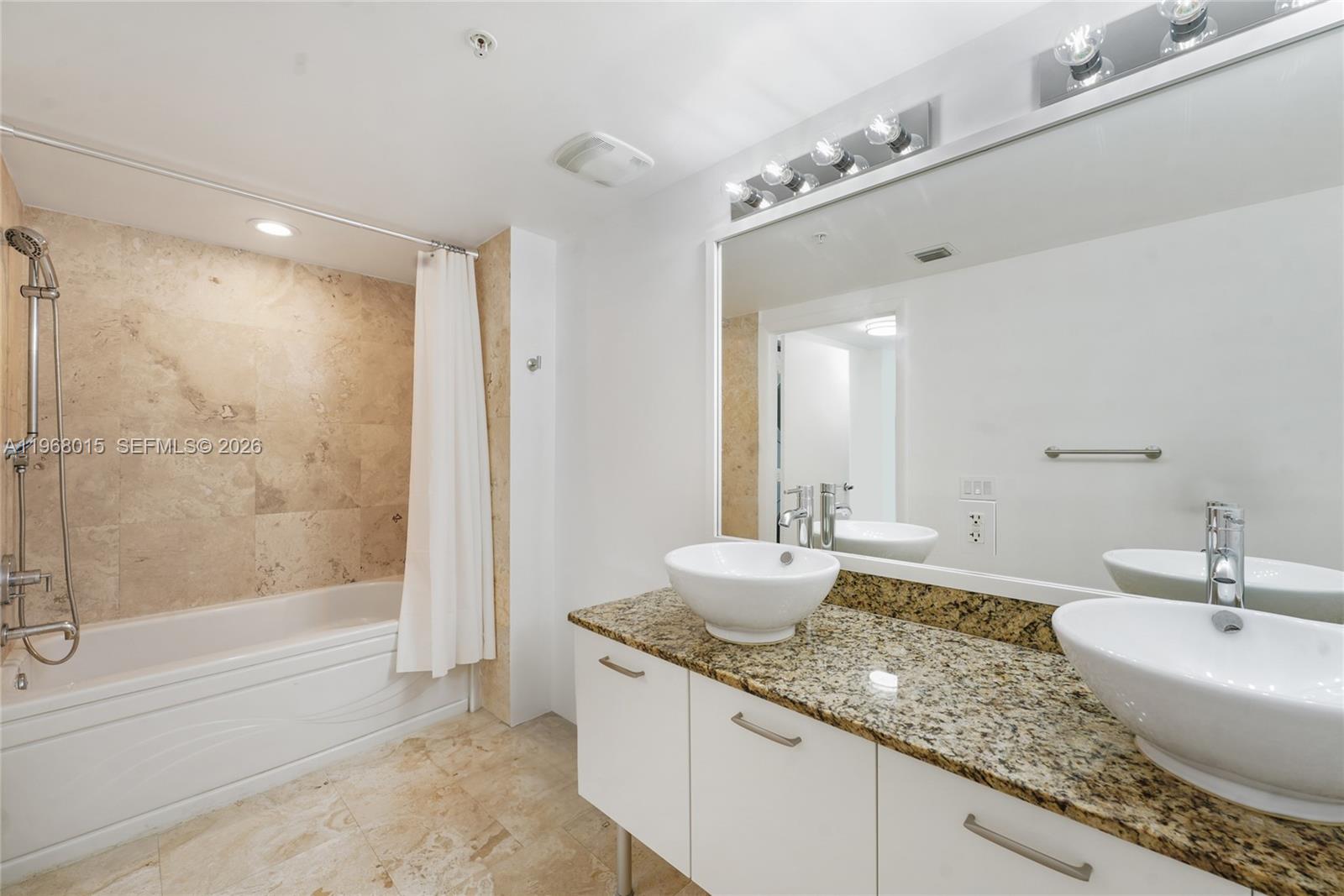 41 SE 5th St #1514, Miami FL 33131