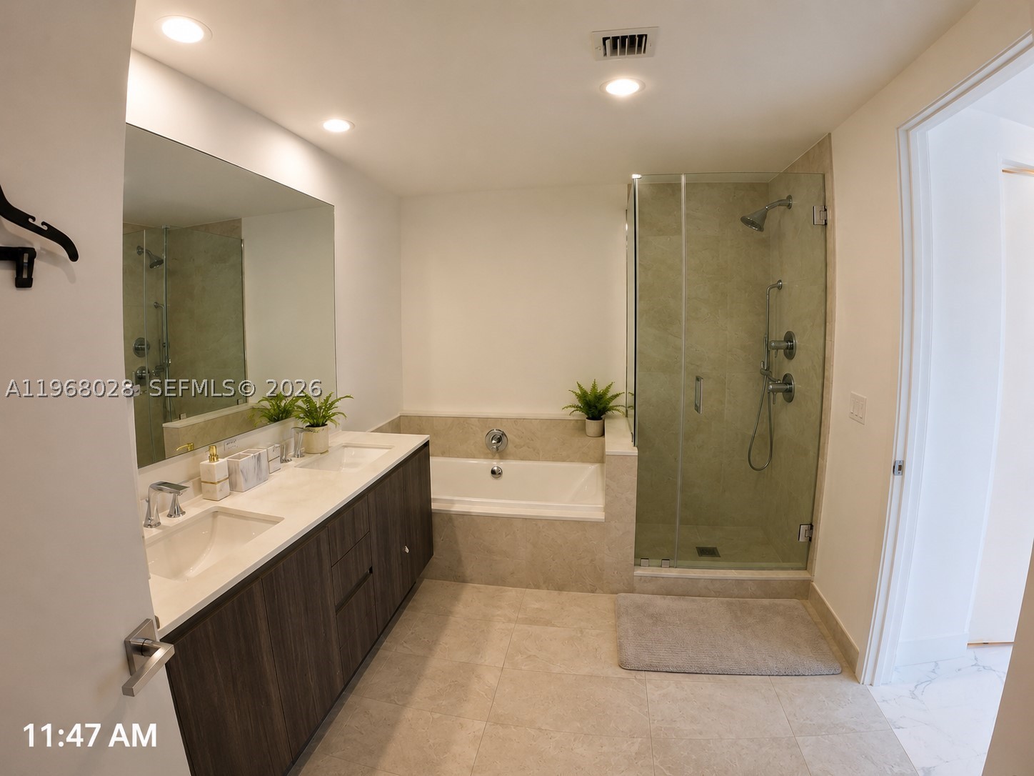 488 NE 18th St #2001, Miami FL 33132