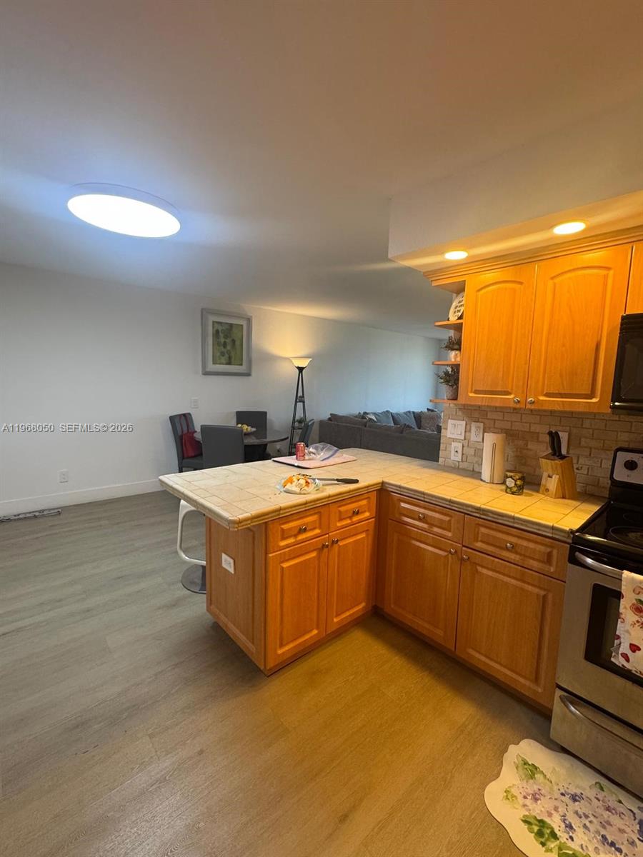 2020 NE 135th St #811, North Miami FL 33181