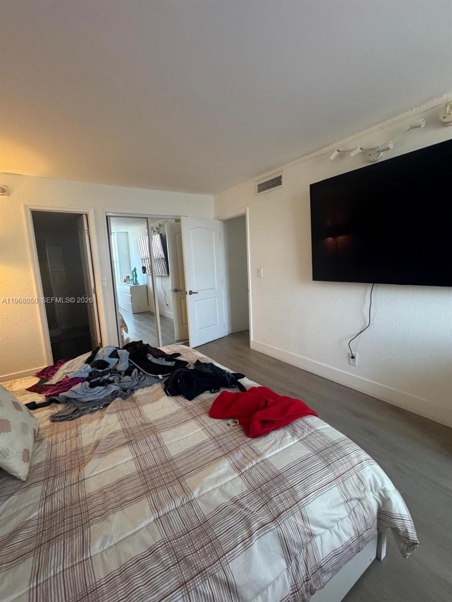 2020 NE 135th St #811, North Miami FL 33181