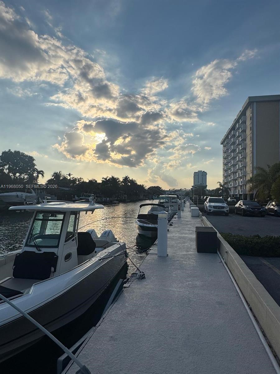2020 NE 135th St #811, North Miami FL 33181