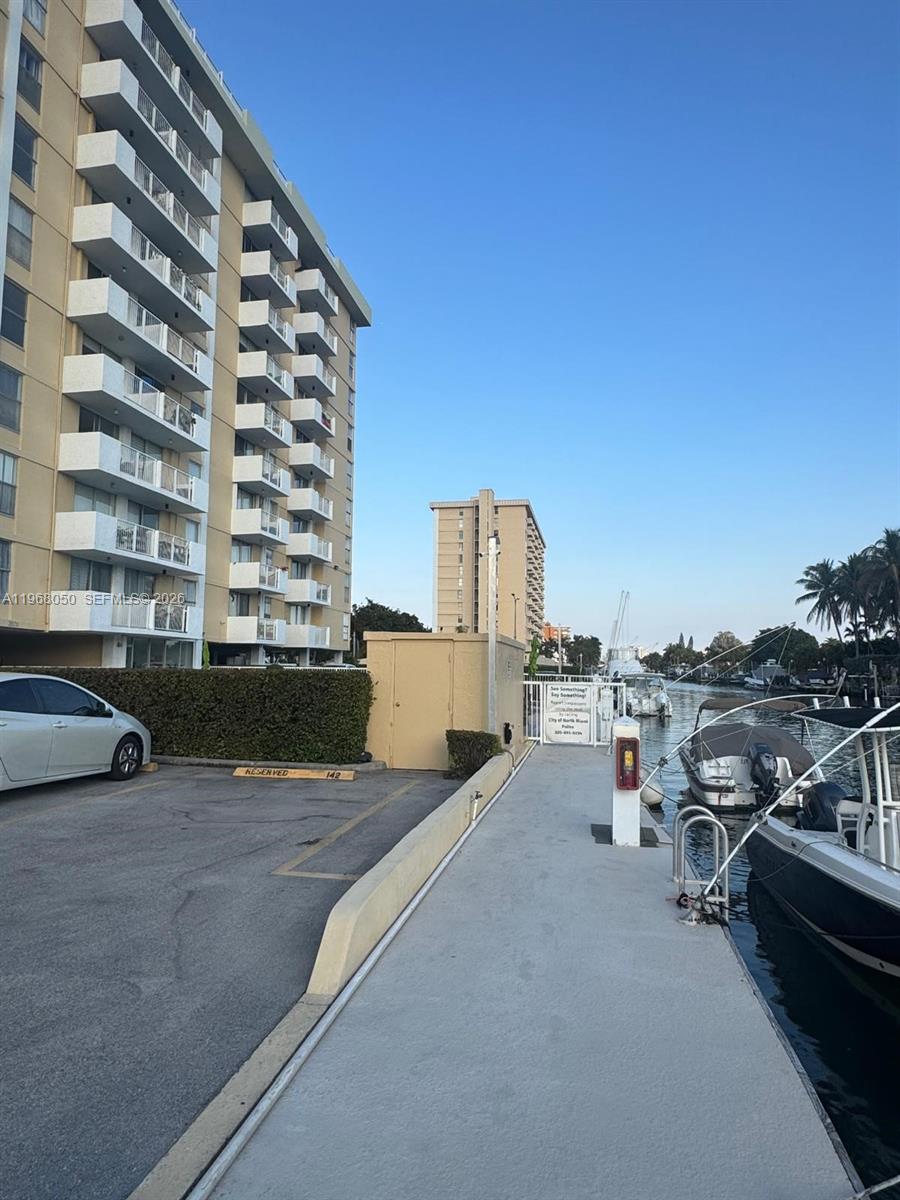 2020 NE 135th St #811, North Miami FL 33181