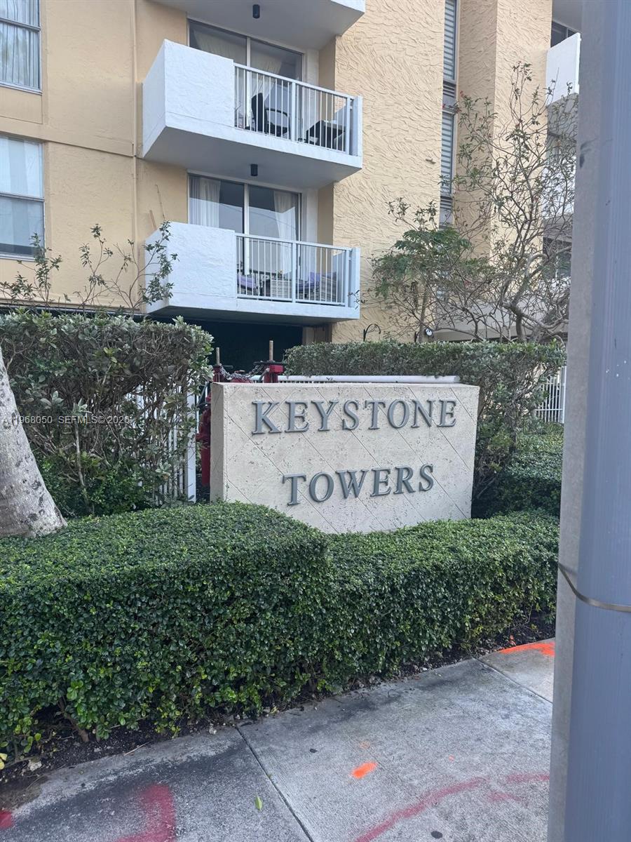 2020 NE 135th St #811, North Miami FL 33181