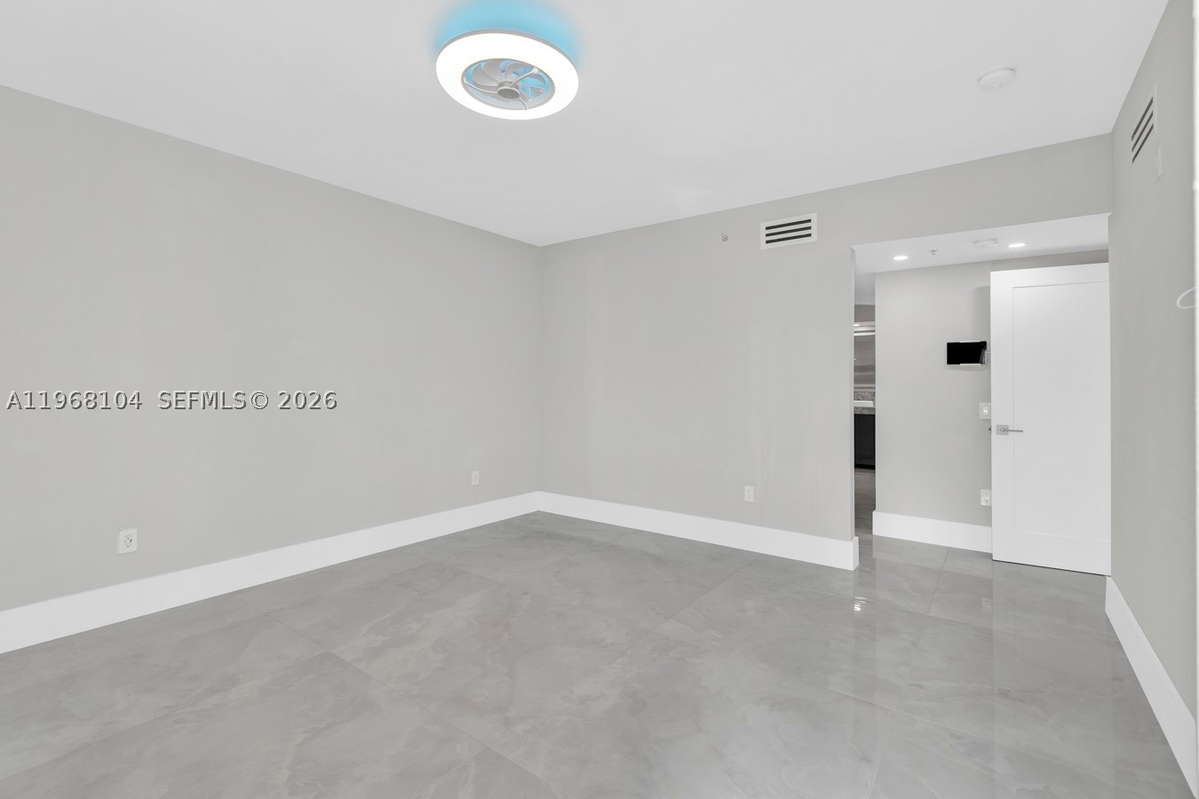 2051 SE 3rd St #406, Deerfield Beach FL 33441