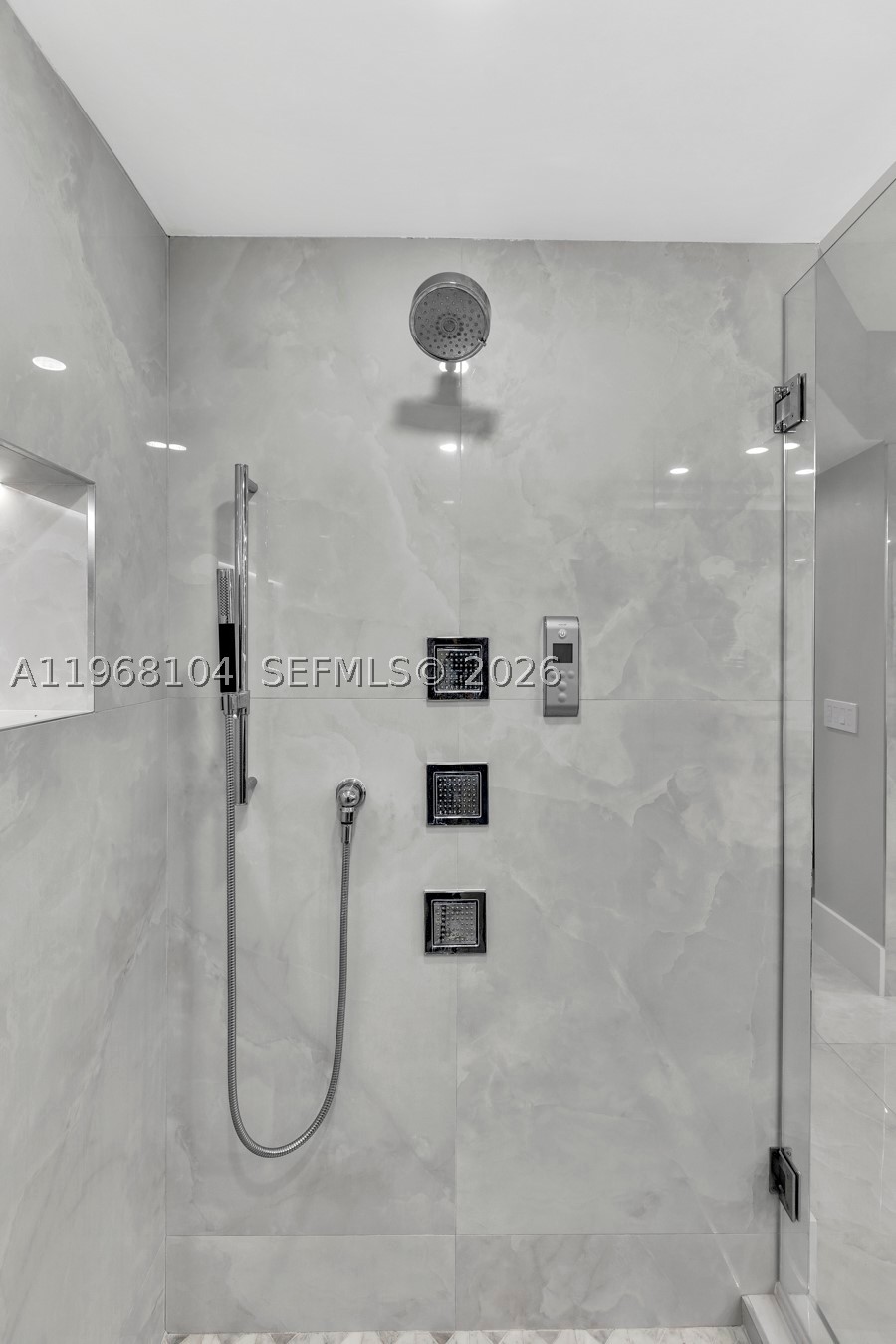2051 SE 3rd St #406, Deerfield Beach FL 33441
