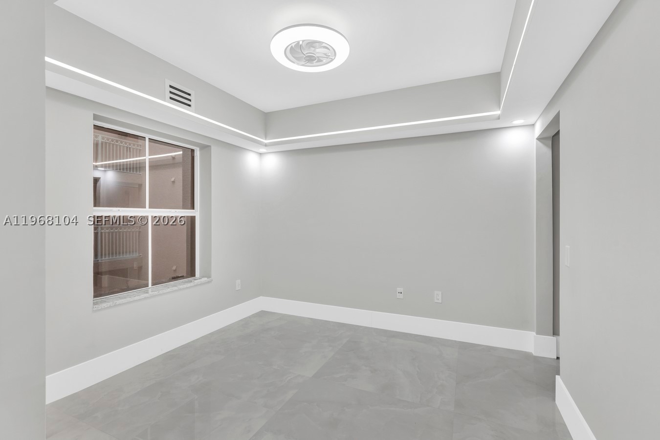 2051 SE 3rd St #406, Deerfield Beach FL 33441